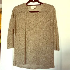 Gold 3/4 sleeve light sweater